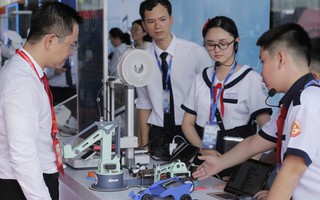 "Chạm" vào công nghệ, nuôi dưỡng đam mê số