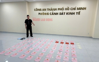 Nóng: Công an TP HCM mở két sắt của Ngân 98, thu 80 sổ đỏ