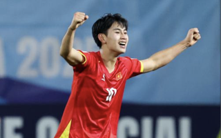 Chân sút V-League lọt top 60 cầu thủ trẻ sáng giá nhất thế giới
