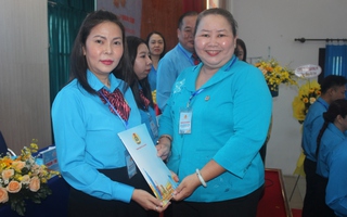 Bà Phạm Thị Hồng Vân làm chủ tịch Công đoàn phường Phú Nhuận