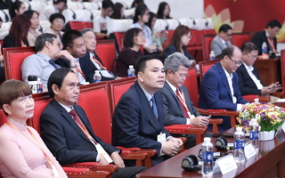 Chuyên gia bàn về giải pháp kiểm soát cận thị trẻ em ở TP HCM