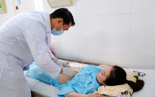 Cô gái trẻ đi khám tổng quát, bác sĩ phát hiện điều bất ngờ trong bụng