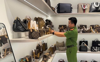 Lật tẩy bí mật sau những cửa hàng thời trang quanh chợ Hàn