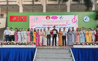 NSƯT Kim Tiểu Long chào mừng Ngày Phụ nữ Việt Nam tại Trường THPT Lương Thế Vinh