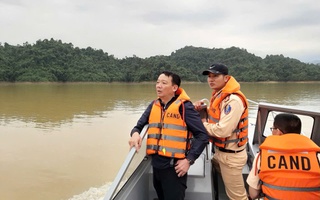 Bão "Thần Gió" đến gần, tân Chủ tịch TP Huế chỉ đạo khẩn trương ứng phó