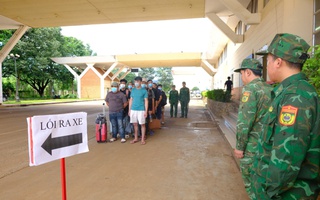 Tây Ninh tiếp nhận nhiều người về từ các khu lừa đảo ở Campuchia