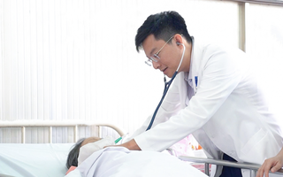 Người phụ nữ ở TP HCM bị "chết đuối trên cạn" được hàng xóm đưa đi cấp cứu kịp thời