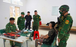 Bắt đối tượng mang theo súng AK tại cửa khẩu Tây Ninh