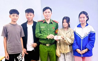 Nhặt được cọc tiền rơi bên đường, 4 học sinh tới công an tìm người mất