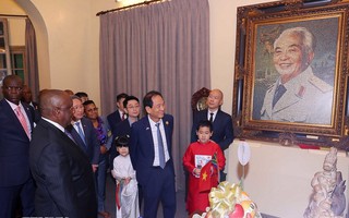 Tổng thống Nam Phi thăm gia đình Đại tướng Võ Nguyên Giáp