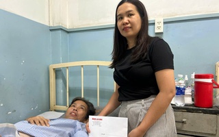 Bạn đọc tiếp sức cậu bé 13 tuổi chăm mẹ