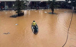 Lũ khẩn cấp trên sông, hàng ngàn hộ dân ở "rốn lũ" Thượng Đức – TP Đà Nẵng bị chia cắt