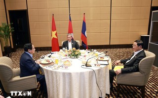 Thủ tướng Phạm Minh Chính ăn sáng làm việc với Thủ tướng Campuchia và Thủ tướng Lào