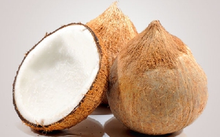 Bất ngờ với giá dừa khô ở miền Tây