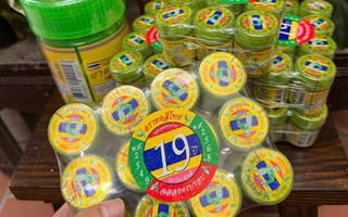 Người tiêu dùng Việt sốc khi biết tin dầu hít mũi "quốc dân" của Thái Lan bị nhiễm khuẩn