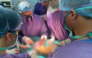 Nối chân đứt rời cho cô gái 19 tuổi sau va chạm với xe mô tô phân khối lớn