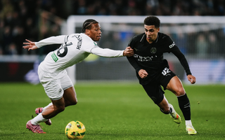 Ngược dòng đánh bại Swansea, Man City giành vé tứ kết League Cup