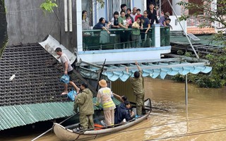 Miền Trung gồng mình