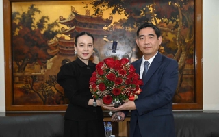 Madam Pang trực tiếp đến Đại sứ quán Việt Nam xin lỗi vụ nhầm quốc kỳ