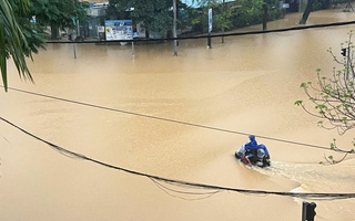 Lũ ở Huế rút mạnh sau lần 2 "đạt đỉnh"