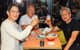 Bữa tối gà bia "chấn động" Seoul của CEO Nvidia cùng lãnh đạo Samsung và Hyundai