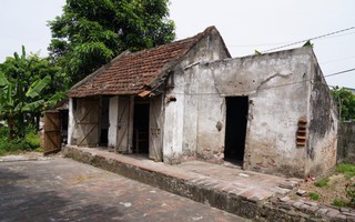 Quảng Trị: Bé gái sơ sinh bị bỏ trong căn nhà hoang