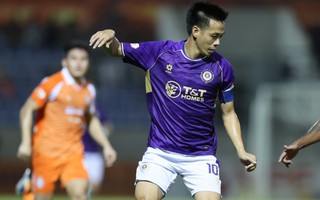 Văn Quyết làm, đồng đội phá, Hà Nội FC trắng tay ở Hà Tĩnh