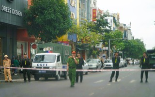 Cảnh sát ngăn đường vào khu tiệm vàng lớn nhất xứ Thanh