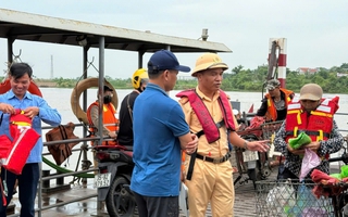 Hải Phòng cấm các phương tiện tàu du lịch, tàu, thuyền khai thác thủy sản ra khơi