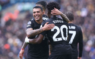 Thắng chật vật Leeds United, Tottenham chiếm ngôi nhì Ngoại hạng Anh