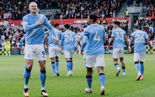 Man City hạ Brentford, Guardiola cán mốc 250 trận thắng Ngoại hạng Anh