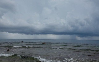 Bão Matmo tăng tốc, Trung Quốc cảnh báo đỏ lần đầu tiên trong năm