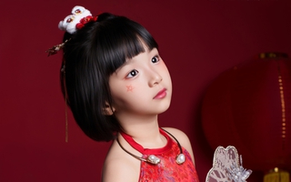 Trò cưng Xuân Lan, Nhã Tâm duyên dáng và trong veo
