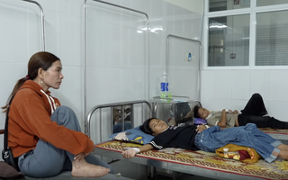 NÓNG: Vụ 40 học sinh nhập viện, bánh tày dương tính với vi khuẩn gây ngộ độc