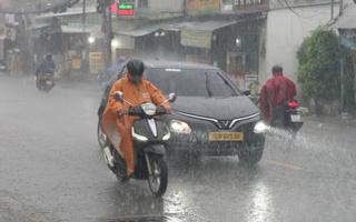 TP HCM mưa mù trời