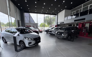 Nhiều mẫu xe 7 chỗ có giá ngang xe 4 chỗ
