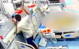 Camera ghi lại cảnh 1 điều dưỡng ở TP HCM bị hành hung khi đang cấp cứu bệnh nhân