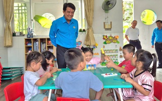 Chăm lo đời sống, tinh thần cho đoàn viên - lao động
