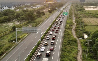 Hôm nay 9-10, lắp rào tôn để thi công mở rộng đường cao tốc TP HCM-Long Thành-Dầu Giây
