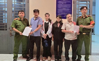 Công an ở Tây Ninh giải cứu 2 nữ sinh định sang Campuchia “giải quyết vụ án”