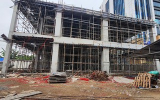 Sập giàn giáo khi đang thi công, 2 người tử nạn, 1 người bị thương