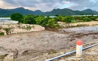 Vỡ hồ chứa nước tại trang trại ở Lâm Đồng, người dân hạ lưu khẩn trương di dời trong đêm