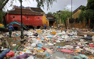 Mưa lũ miền Trung: Cảnh báo nguy cơ bùng phát bệnh ngoài da