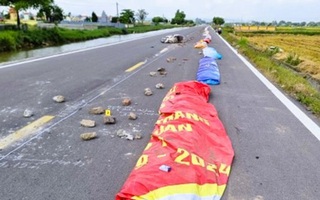 Khởi tố người nông dân phơi lúa trên đường dẫn tới tai nạn chết người