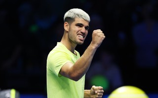 Ngôi sao quần vợt Carlos Alcaraz và hai con số 1