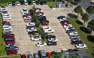 Đà Nẵng thanh lý 5 ô tô công, giá 15 triệu đồng/chiếc