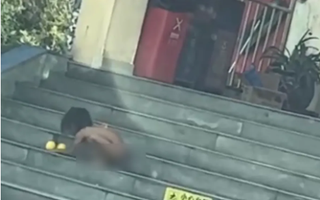 Đoạn kết của câu chuyện bé trai trần truồng ở trạm dừng cao tốc tại Trung Quốc 