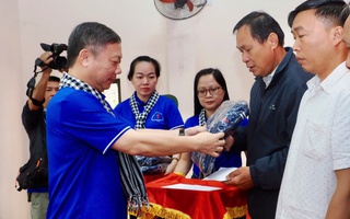 Đoàn công tác TPHCM mang quà nghĩa tình về với quê hương cách mạng Phú Đình, Thái Nguyên