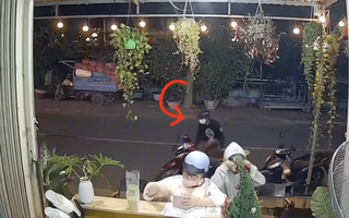Clip: Trộm xe máy trong 3 giây ở Khánh Hòa