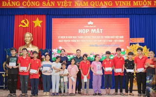 Tặng thẻ BHYT, học bổng cho trẻ em khó khăn tại phường Chánh Hiệp, TP HCM